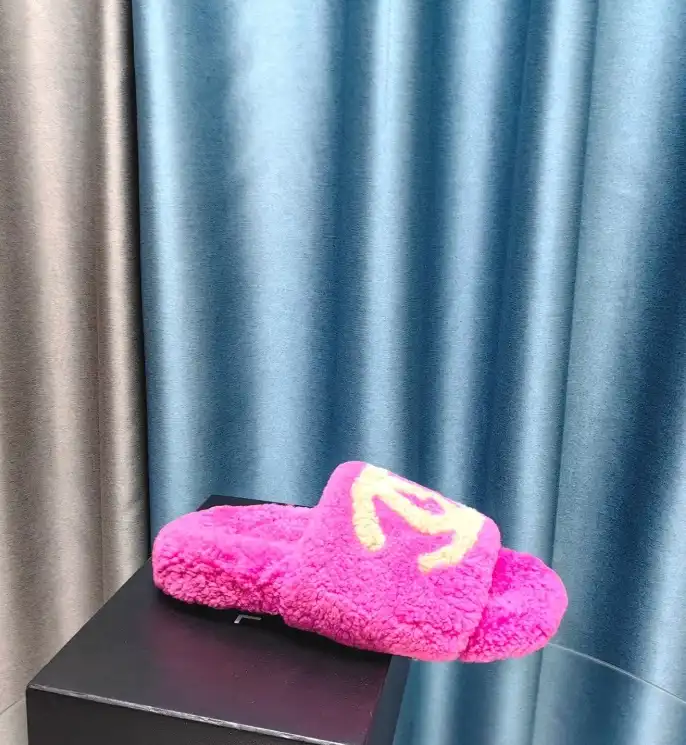 hype Chanel Slippers