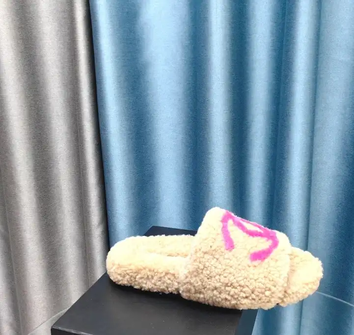 hype Chanel Slippers