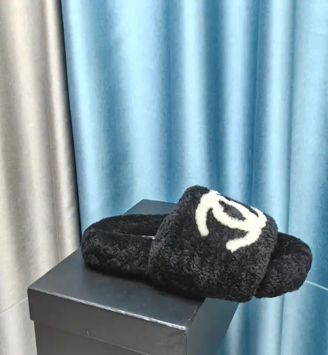 hype Chanel Slippers