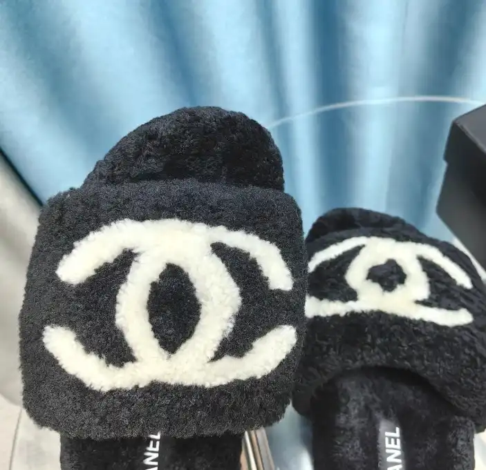 hype Chanel Slippers