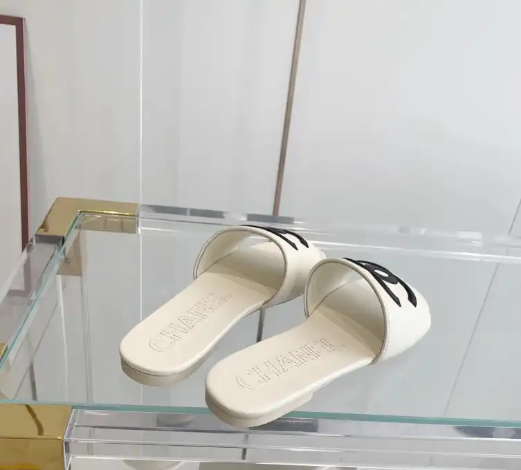 hype Chanel Slippers