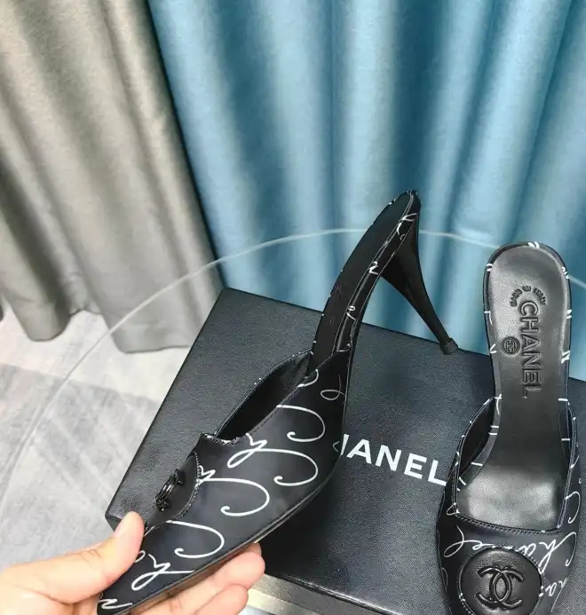 hype Chanel High Heels