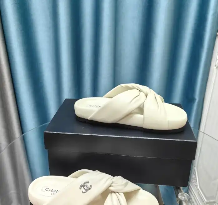 hype Chanel Slippers