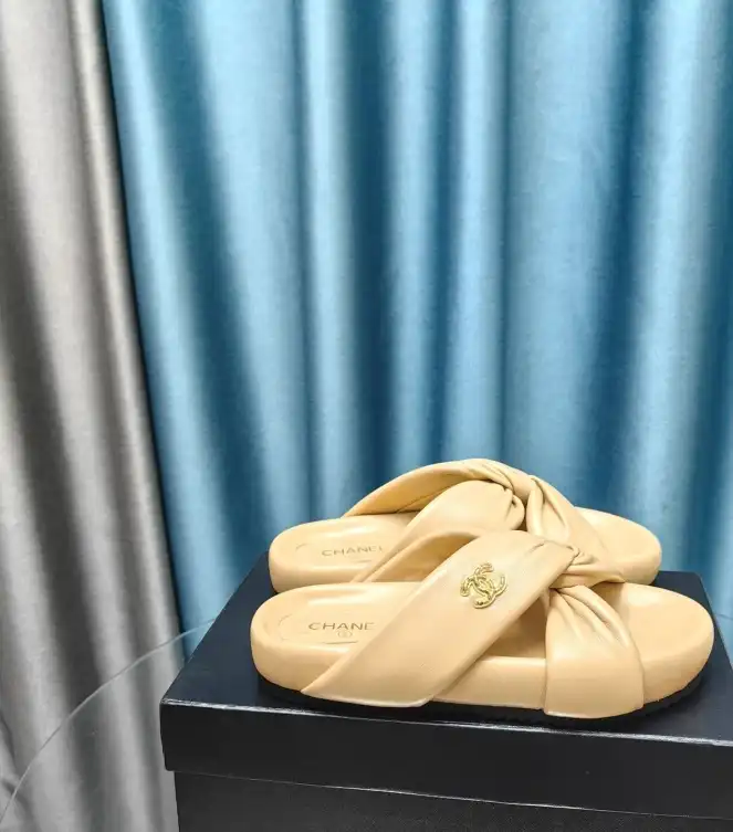 hype Chanel Slippers