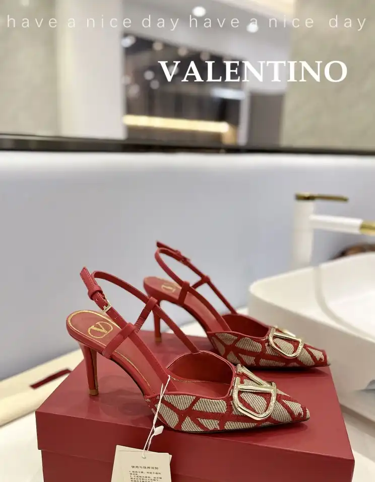 hype Valentino High Heels