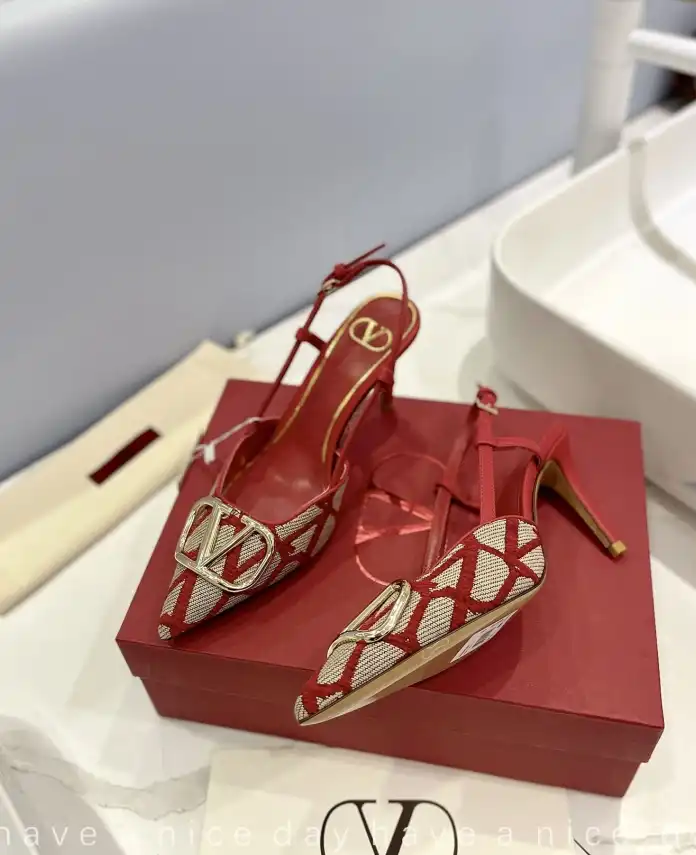 hype Valentino High Heels