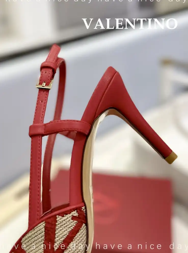 hype Valentino High Heels