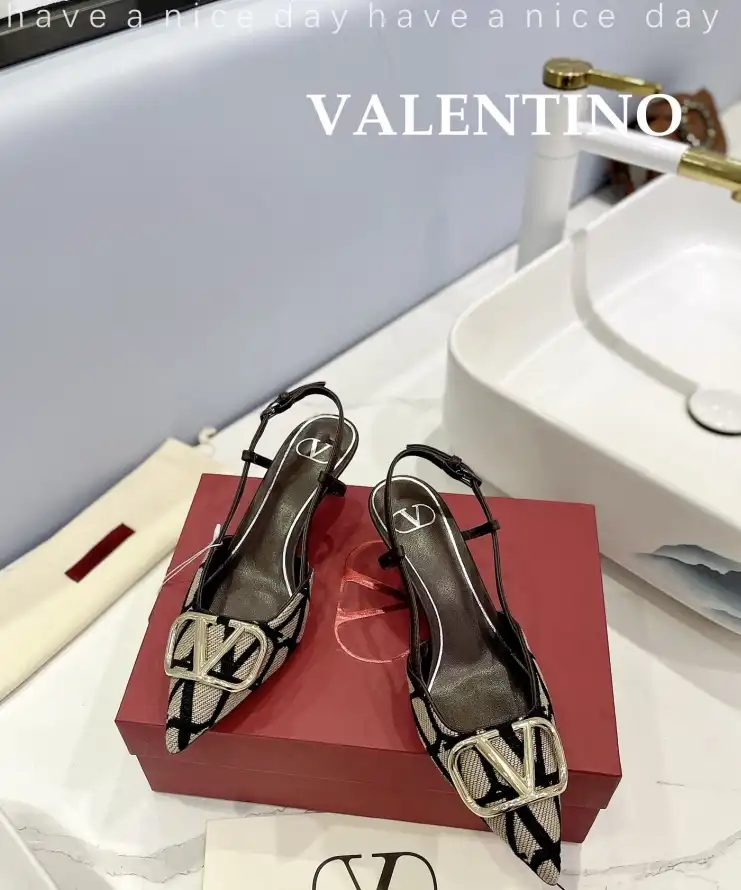 hype Valentino High Heels