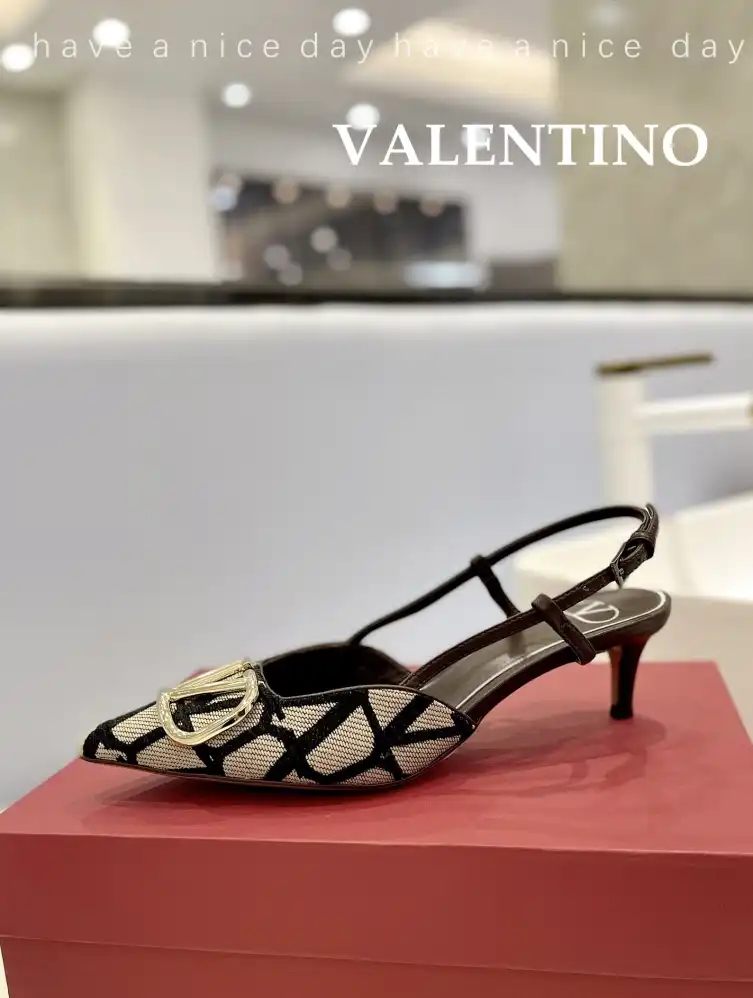 hype Valentino High Heels