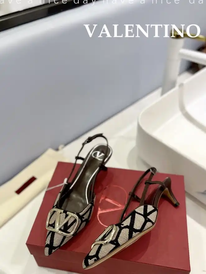 hype Valentino High Heels