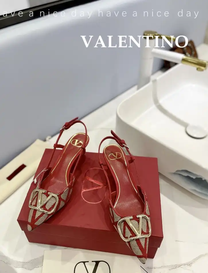 hype Valentino High Heels