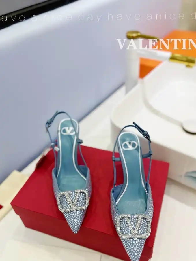 hype Valentino Sandals