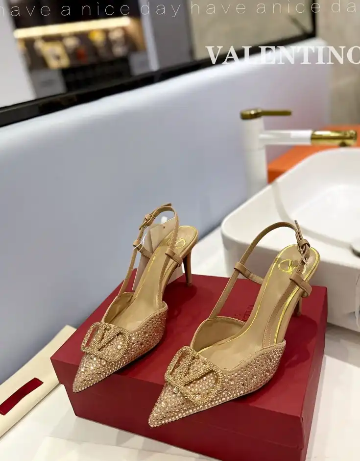 hype Valentino Sandals