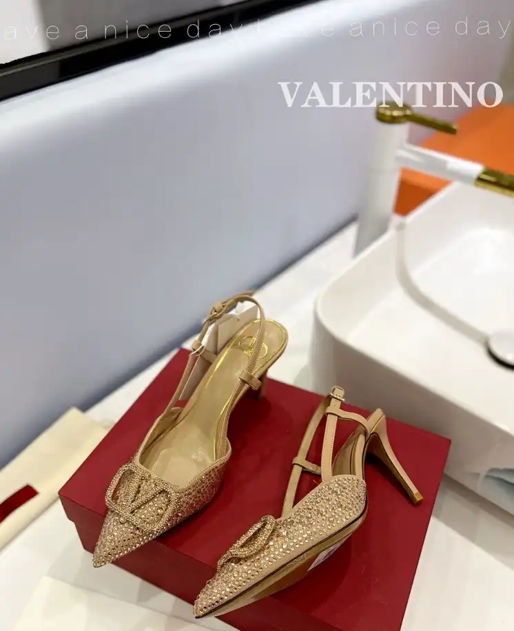 hype Valentino Sandals