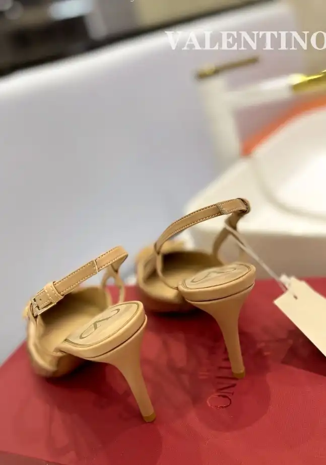 hype Valentino Sandals