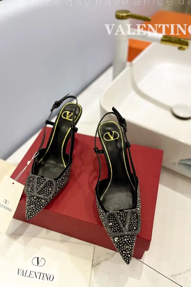 hype Valentino Sandals