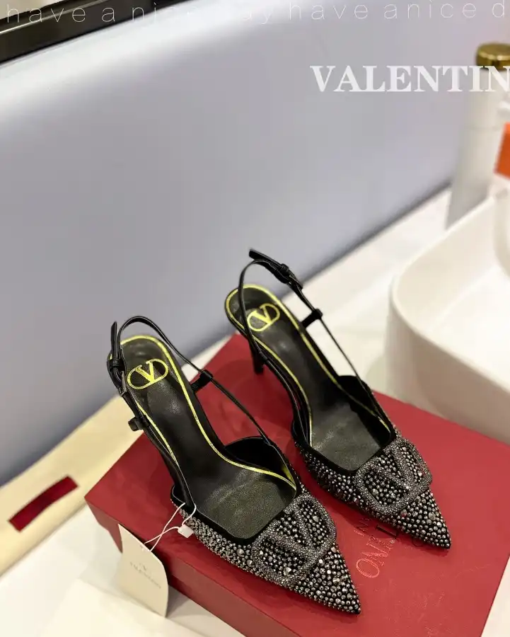 hype Valentino Sandals