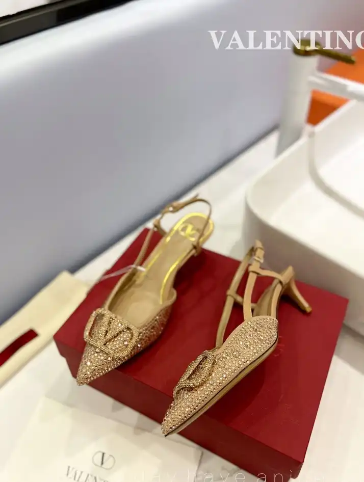 hype Valentino Sandals