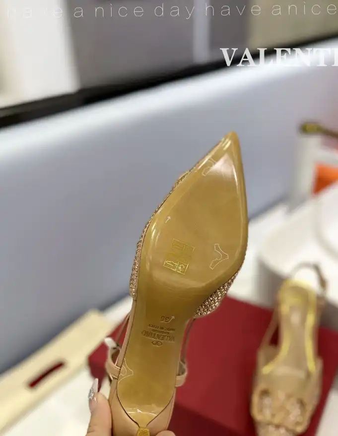 hype Valentino Sandals