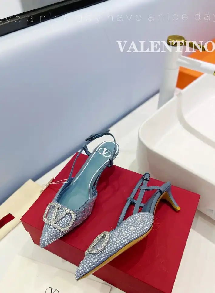 hype Valentino Sandals