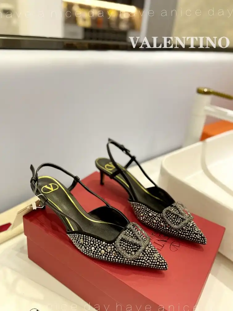 hype Valentino Sandals