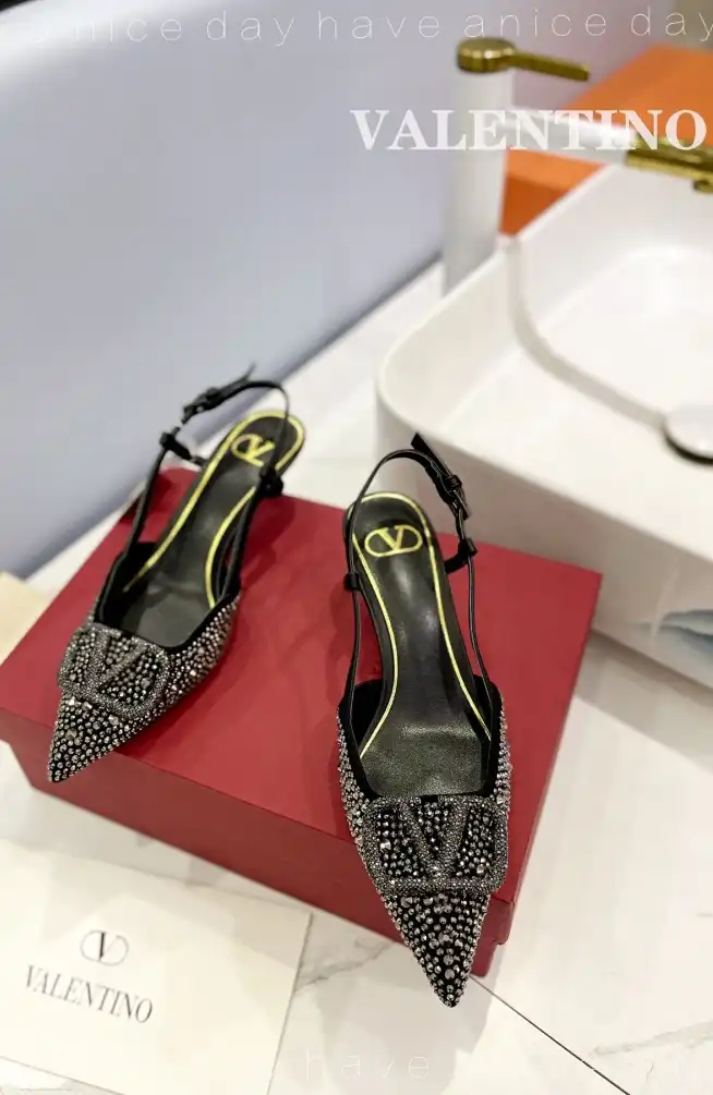 hype Valentino Sandals