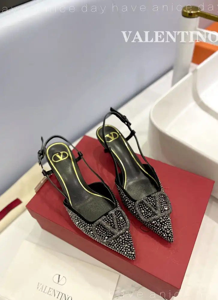 hype Valentino Sandals