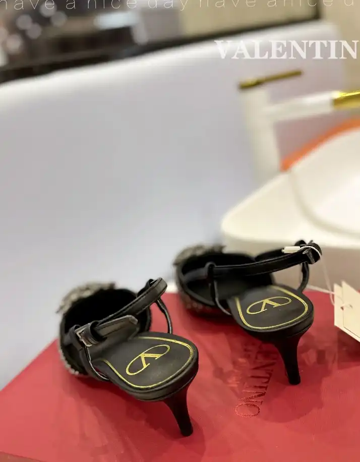 hype Valentino Sandals