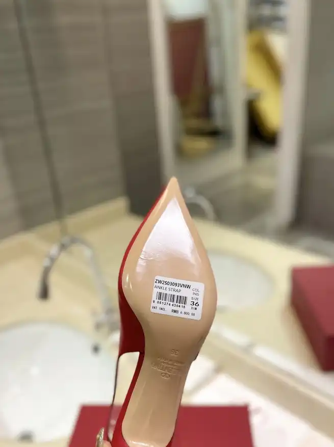 hype Valentino High Heels