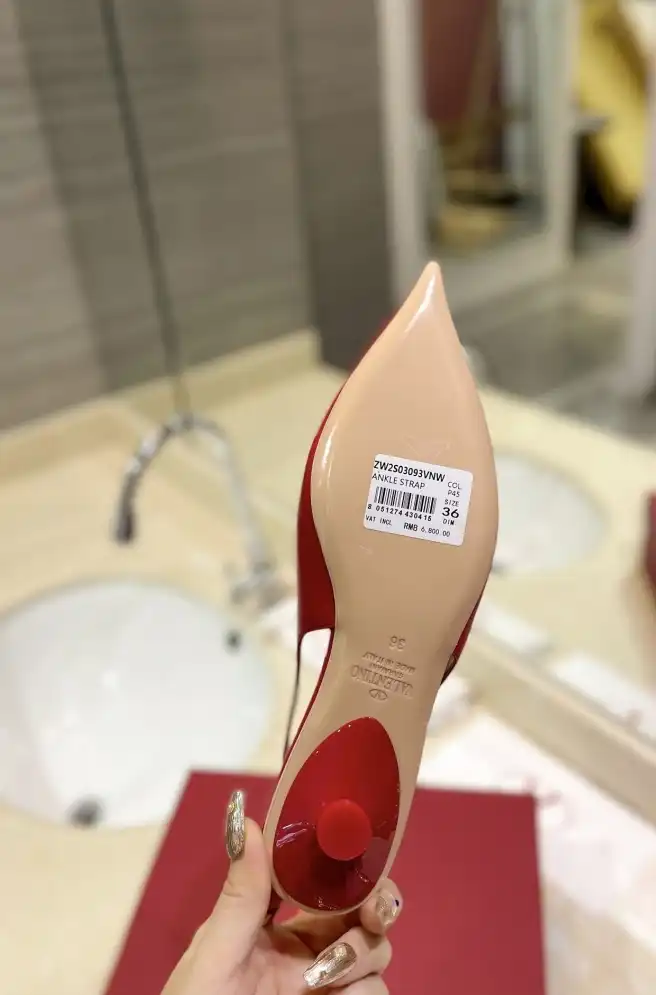 hype Valentino High Heels