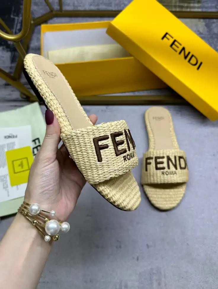 hype Fendi Slippers