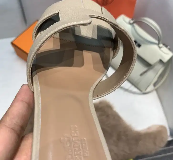 hype Hermes Slippers