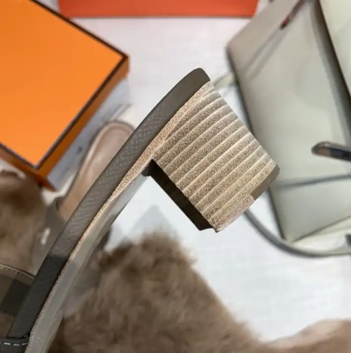 hype Hermes Slippers