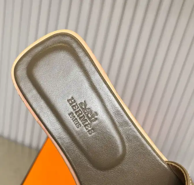 hype Hermes Slippers