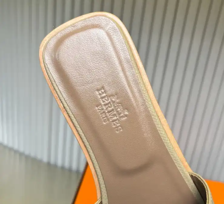 hype Hermes Slippers