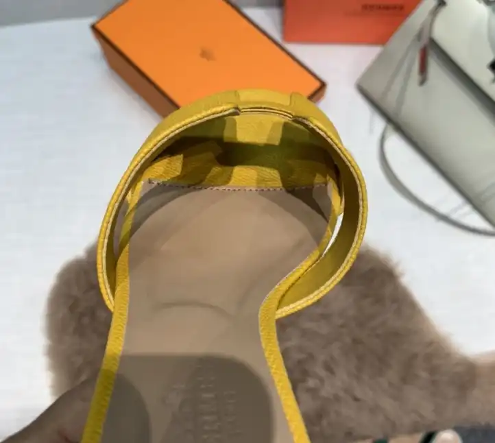 hype Hermes Slippers