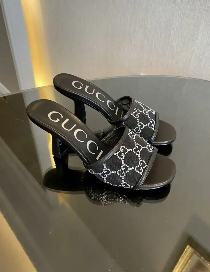 hype Gucci Slippers