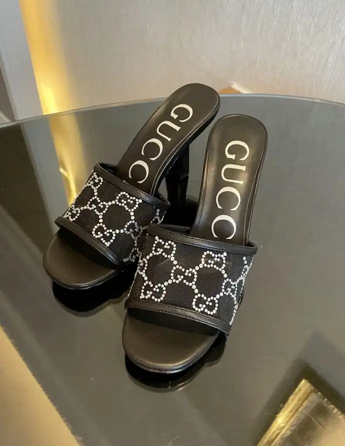 hype Gucci Slippers