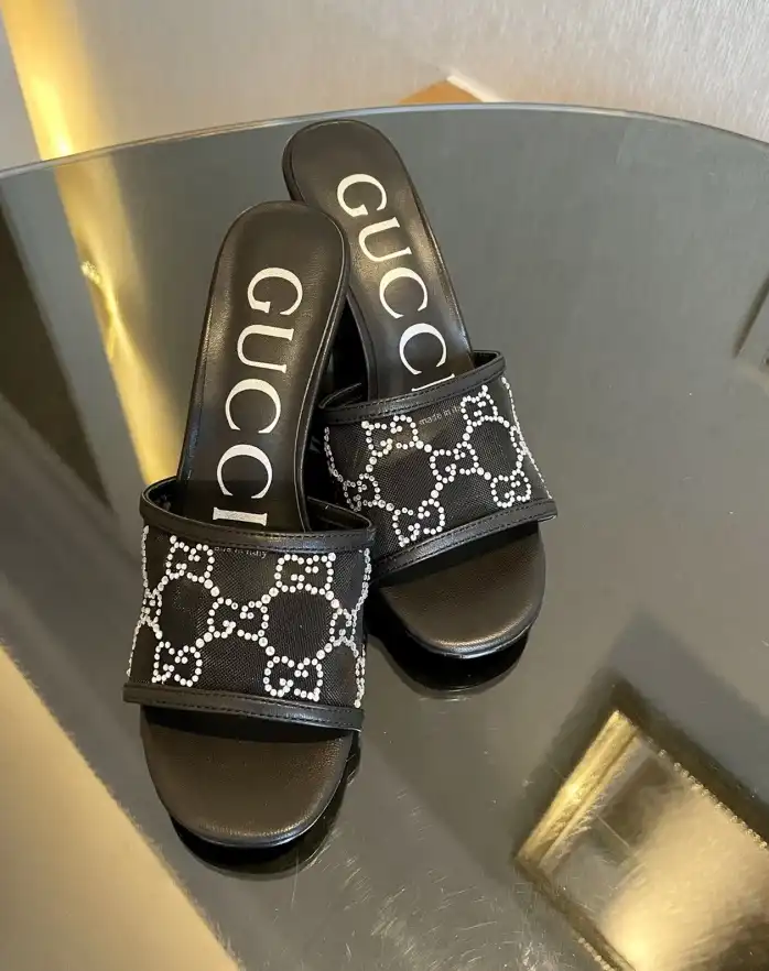 hype Gucci Slippers