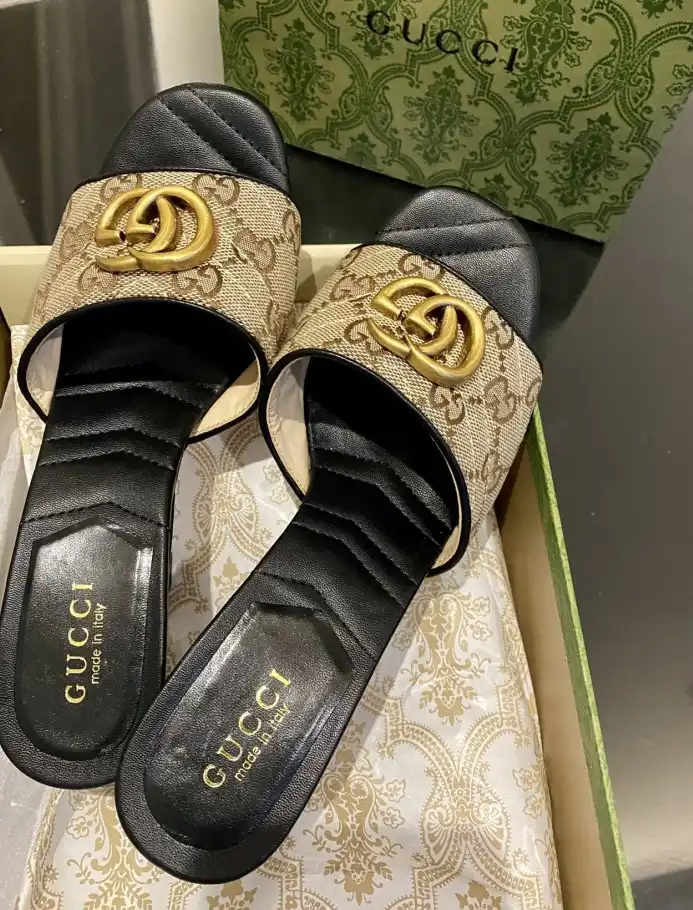 hype Gucci Slippers