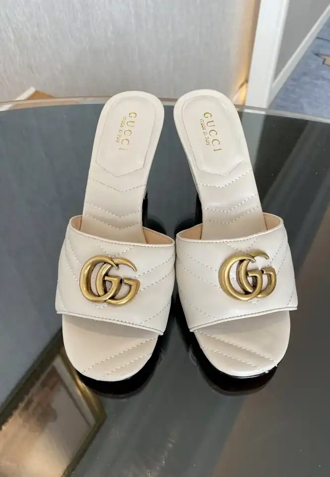 hype Gucci Slippers