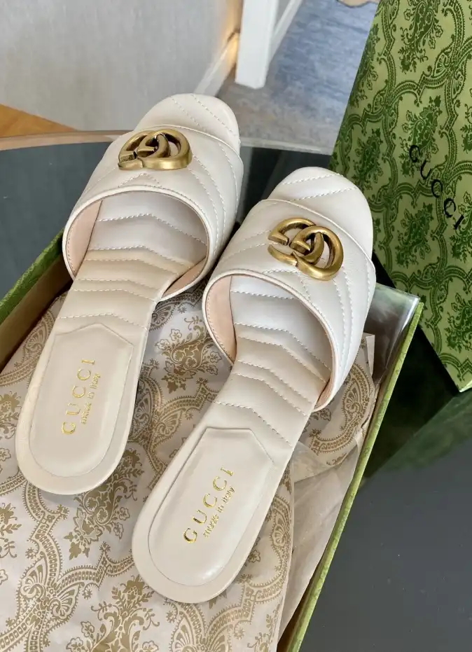 hype Gucci Slippers