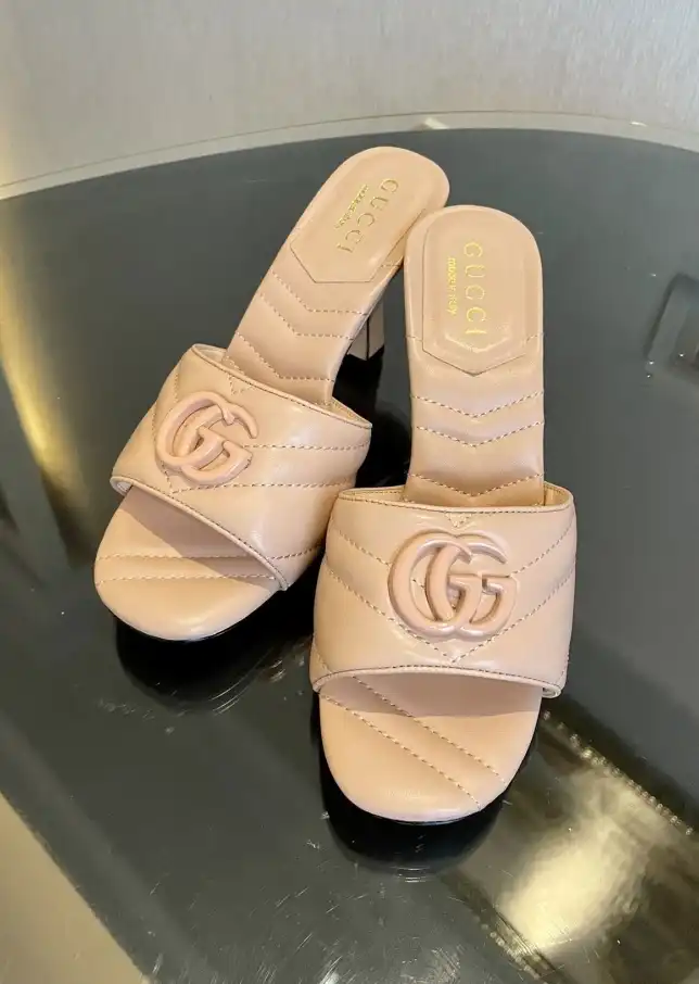 hype Gucci Slippers