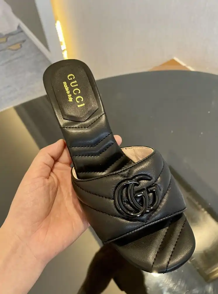 hype Gucci Slippers