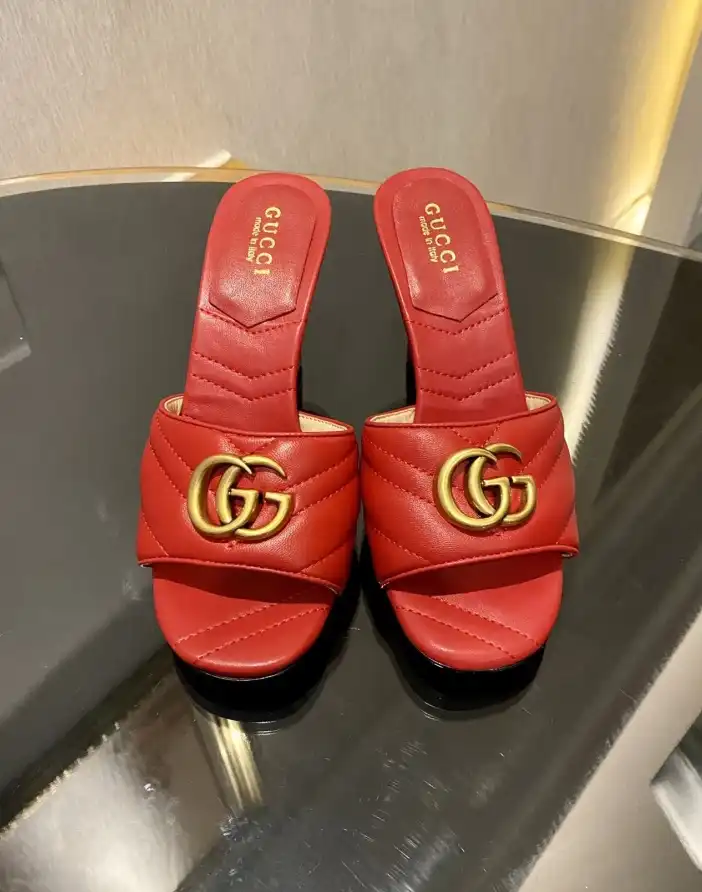 hype Gucci Slippers