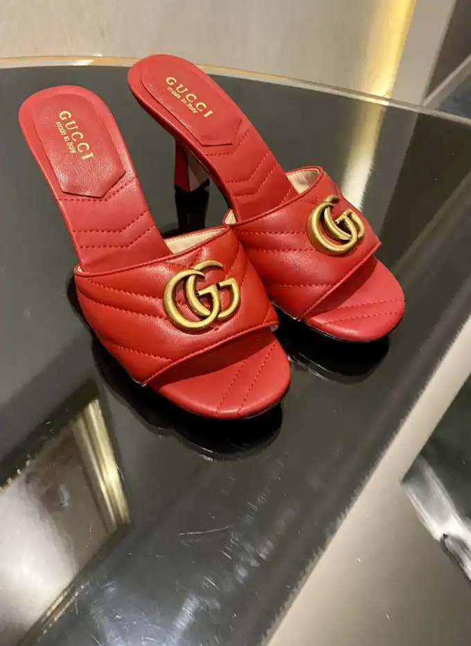 hype Gucci Slippers