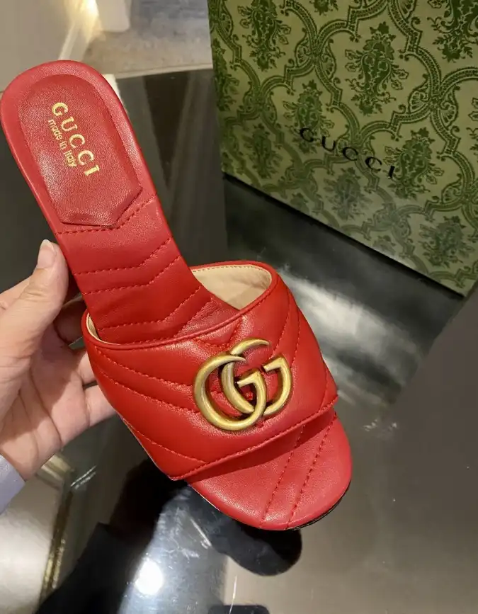 hype Gucci Slippers