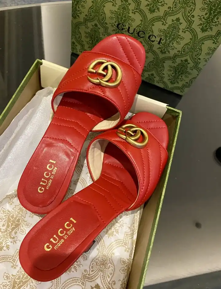 hype Gucci Slippers