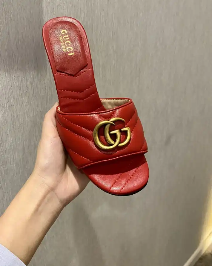 hype Gucci Slippers