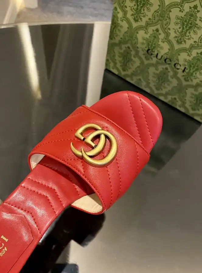 hype Gucci Slippers